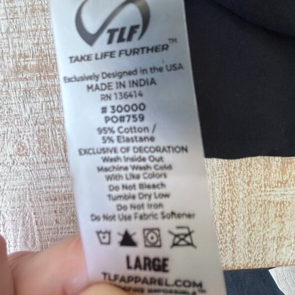 TLF Apparel Black Crop Short Sleeve T-Shirt Size Large - Picture 6 of 6